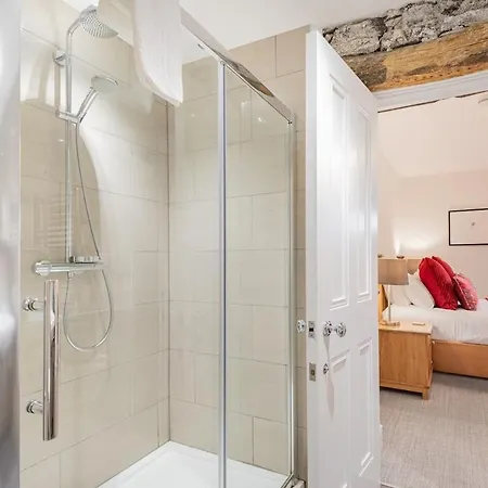 Stylish For Four In Bowness-on-Windermere