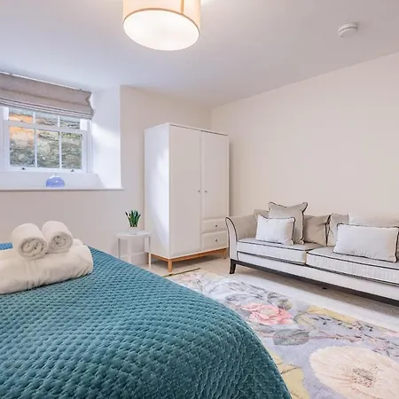 Stylish For Four In *