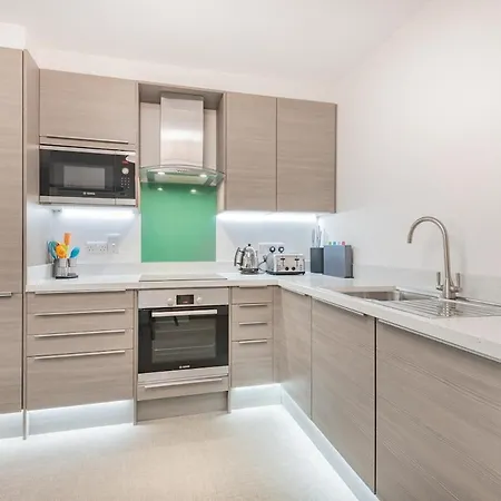 Apartment Stylish For Four In *